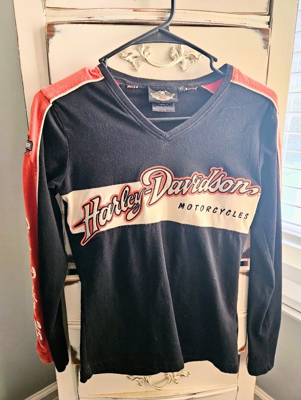 Harley-Davidson Black, Orange & Cream V-Neck Long Sleeve Top